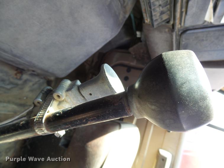 image for item DH9593 1987 International F2574 ready mix truck