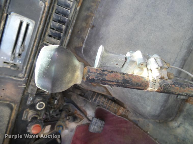 image for item DH9593 1987 International F2574 ready mix truck