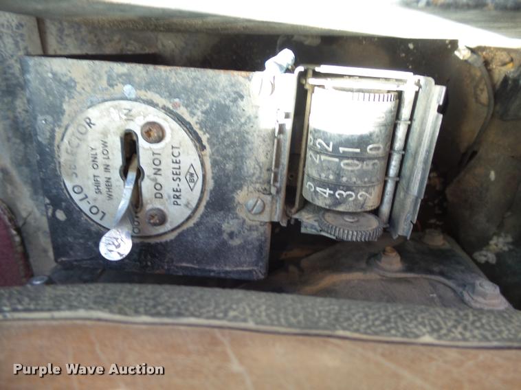 image for item DH9593 1987 International F2574 ready mix truck