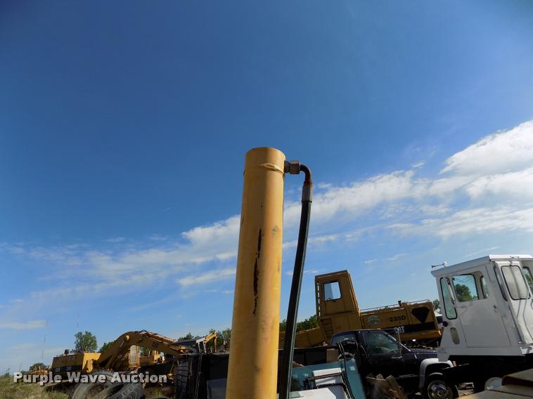 image for item DP9479 1999 John Deere 310E backhoe