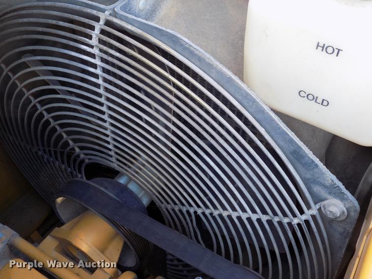 image for item DP9479 1999 John Deere 310E backhoe