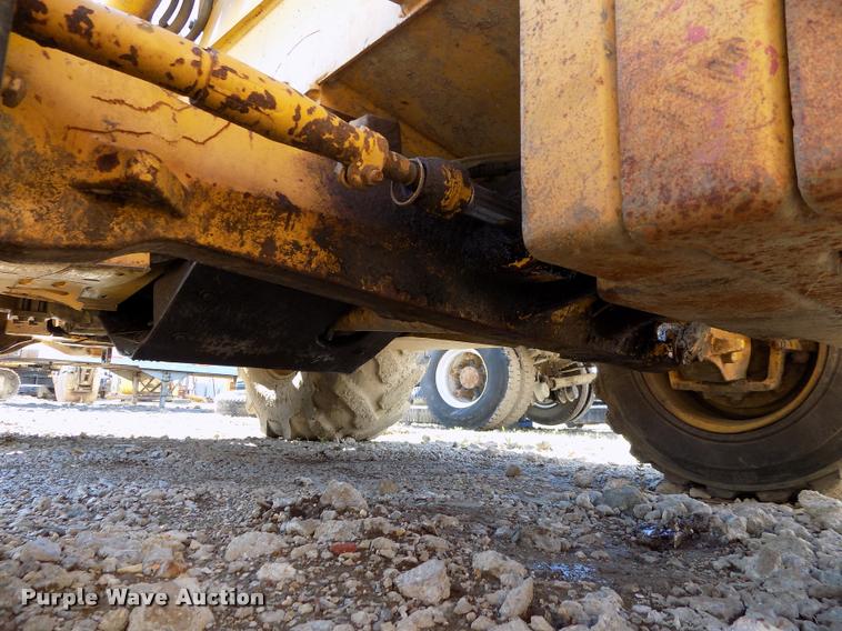 image for item DP9479 1999 John Deere 310E backhoe