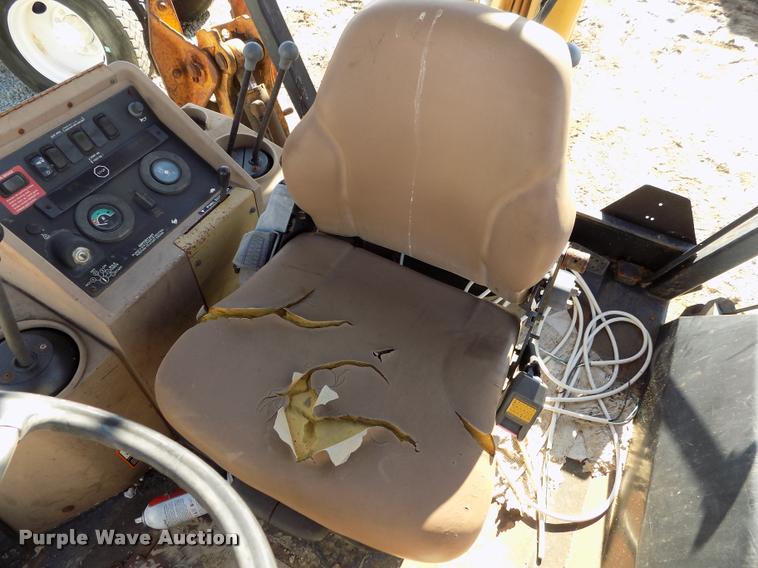 image for item DP9479 1999 John Deere 310E backhoe