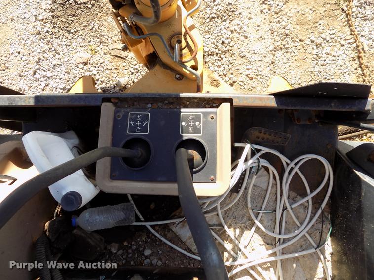 image for item DP9479 1999 John Deere 310E backhoe