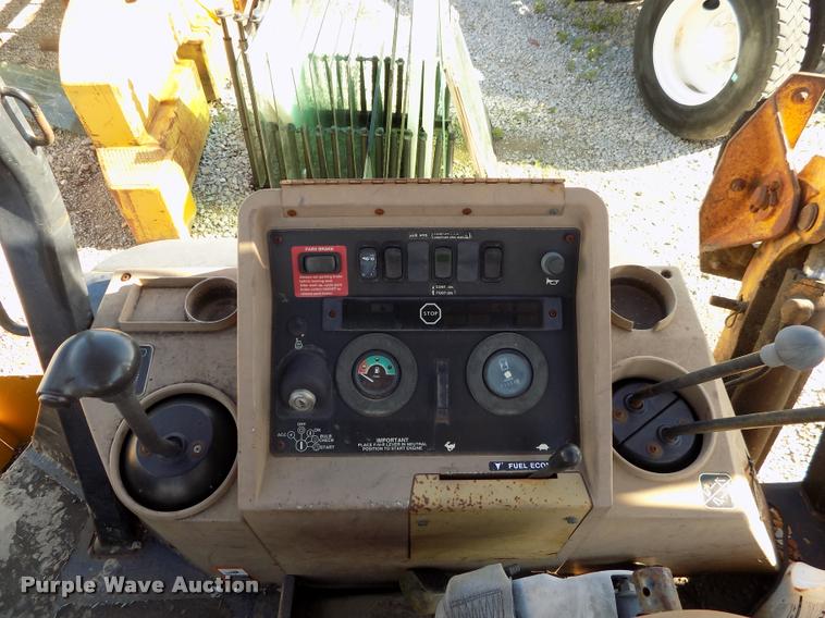 image for item DP9479 1999 John Deere 310E backhoe