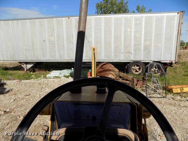 image for item DP9479 1999 John Deere 310E backhoe