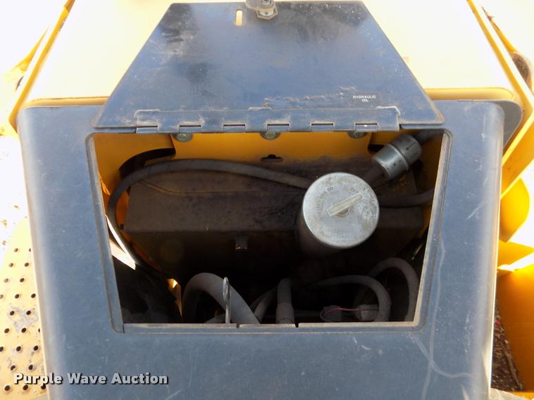 image for item DP9479 1999 John Deere 310E backhoe
