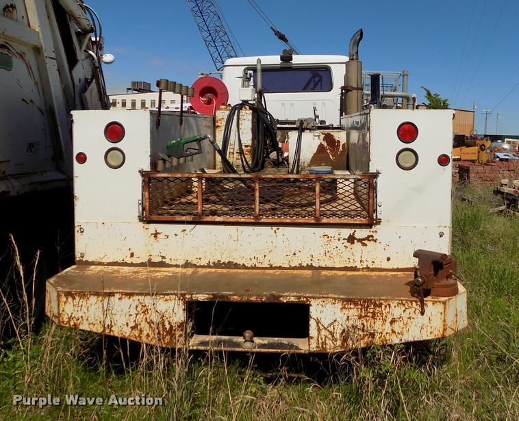 image for item DP9482 1989 International 2375 service truck