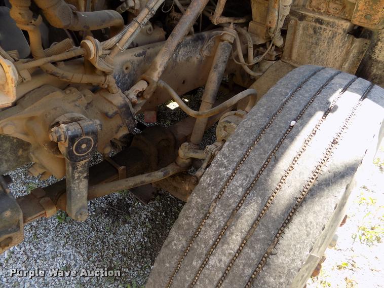 image for item DP9482 1989 International 2375 service truck