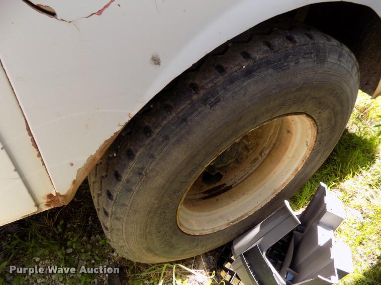 image for item DP9482 1989 International 2375 service truck