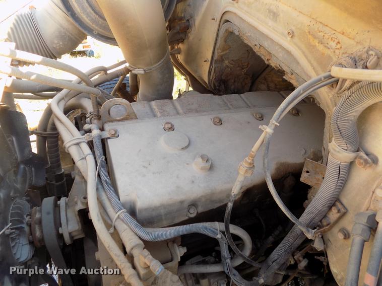 image for item DP9482 1989 International 2375 service truck