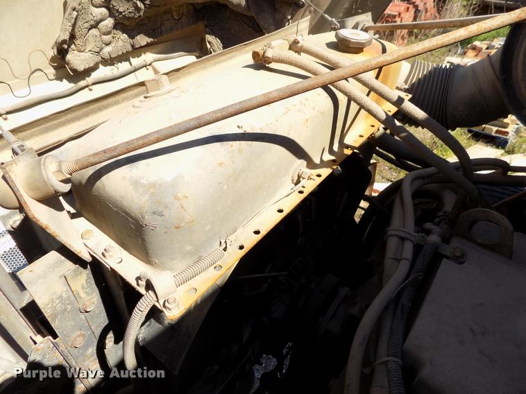 image for item DP9482 1989 International 2375 service truck