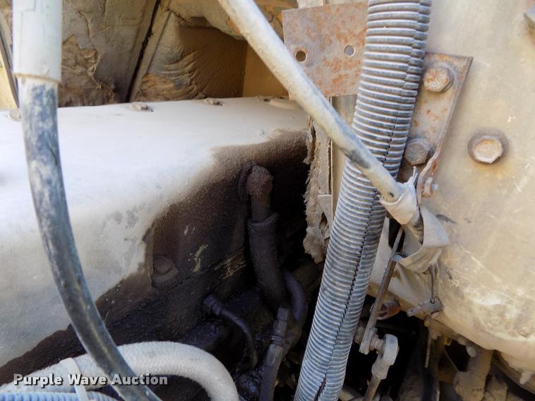 image for item DP9482 1989 International 2375 service truck