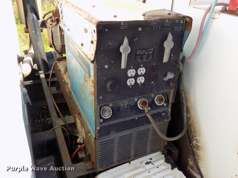 image for item DP9482 1989 International 2375 service truck