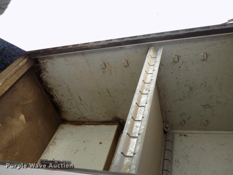 image for item DP9482 1989 International 2375 service truck