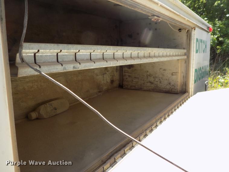 image for item DP9482 1989 International 2375 service truck