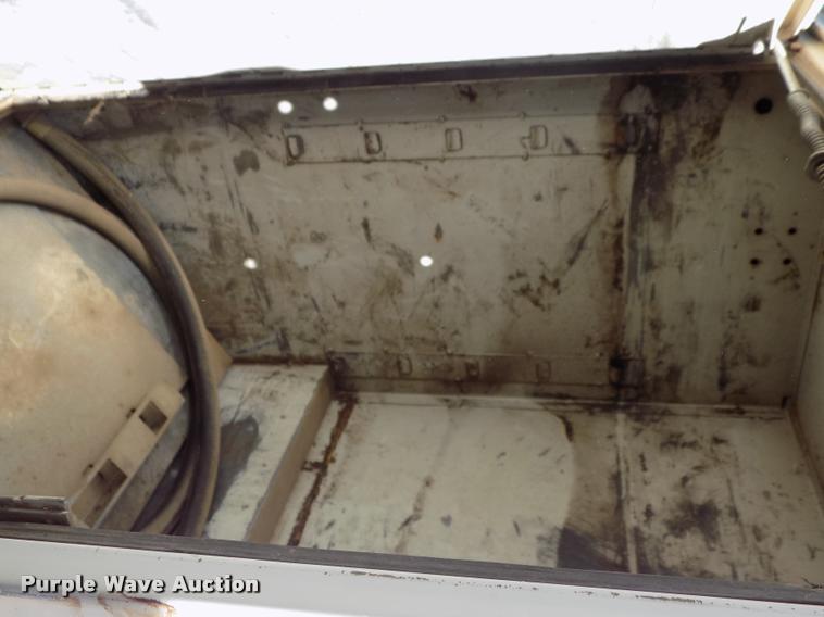 image for item DP9482 1989 International 2375 service truck