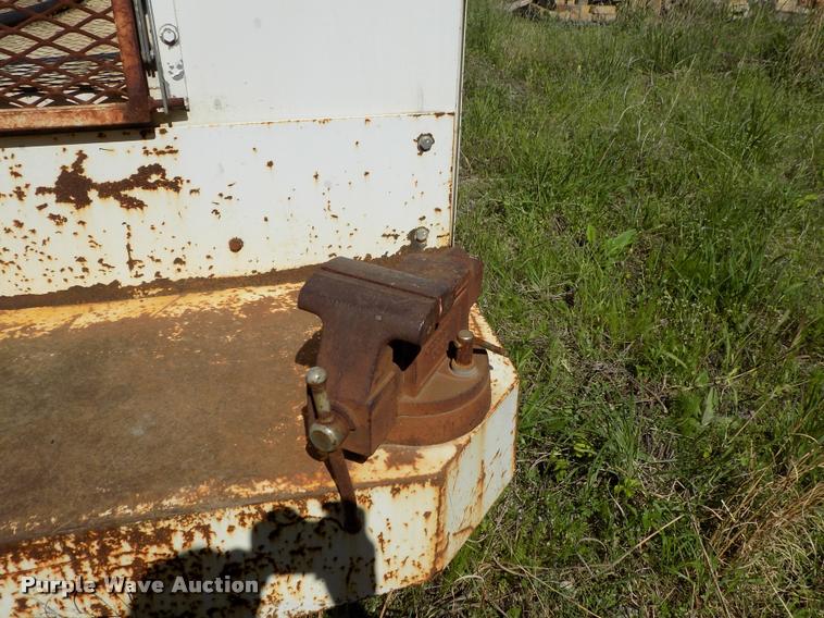 image for item DP9482 1989 International 2375 service truck