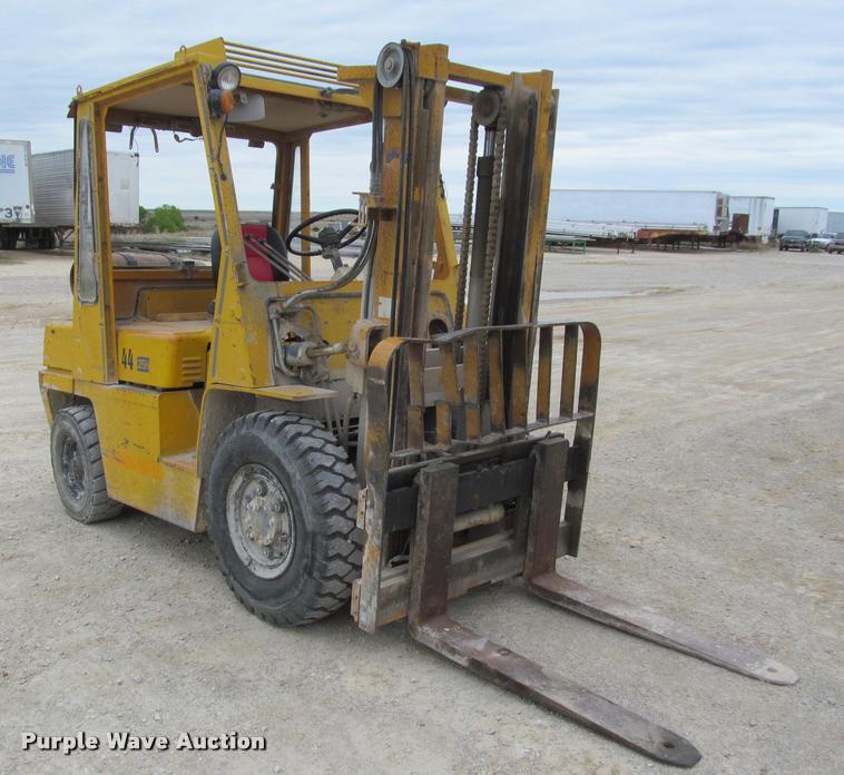 image for item J2520 Nissan UF03 forklift