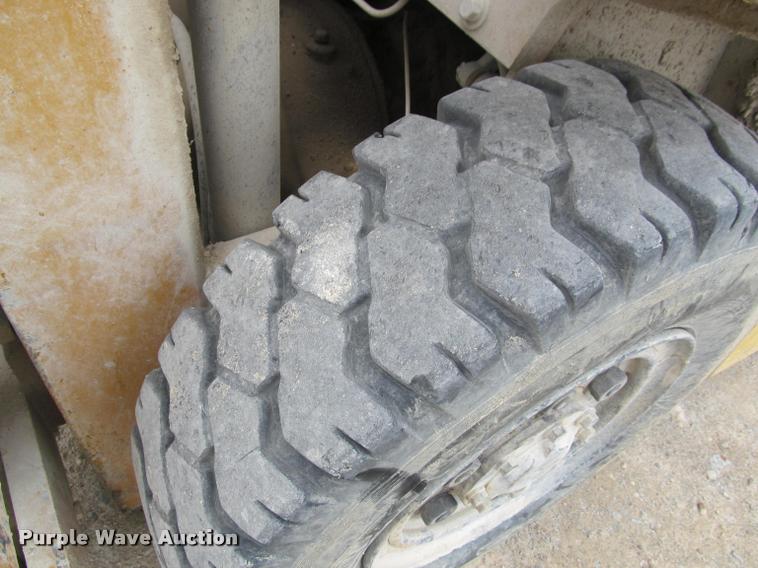 image for item J2520 Nissan UF03 forklift