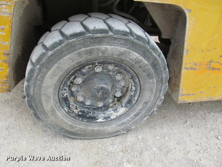 image for item J2520 Nissan UF03 forklift