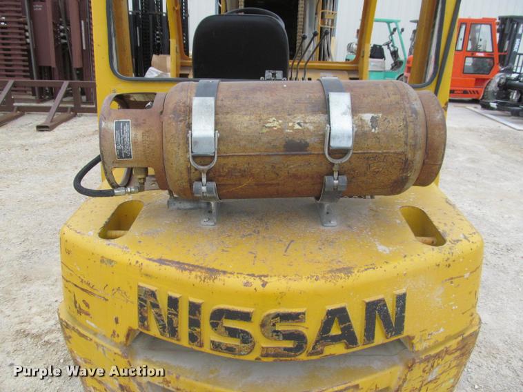 image for item J2520 Nissan UF03 forklift