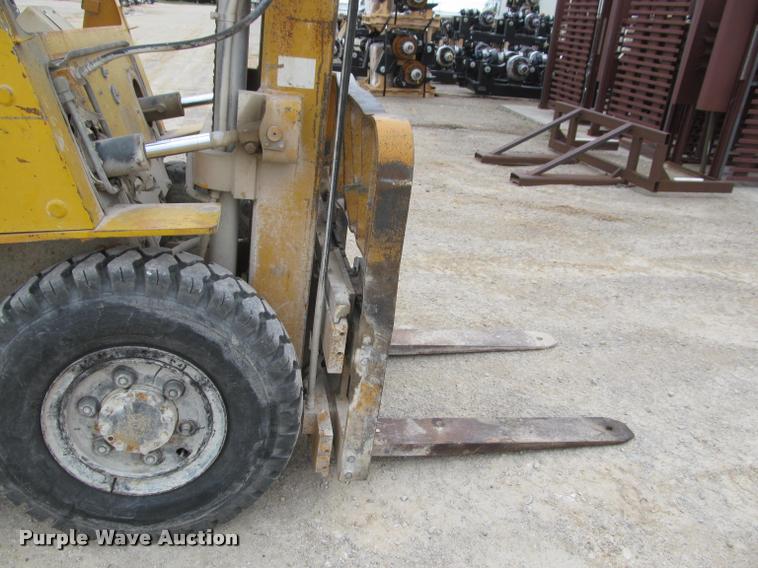 image for item J2520 Nissan UF03 forklift