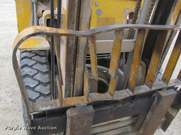 image for item J2520 Nissan UF03 forklift