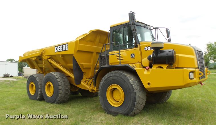 image for item K1898 2005 John Deere 400D haul truck