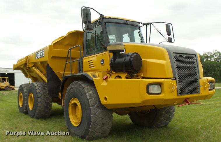 image for item K1898 2005 John Deere 400D haul truck