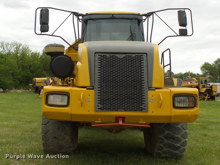 image for item K1898 2005 John Deere 400D haul truck