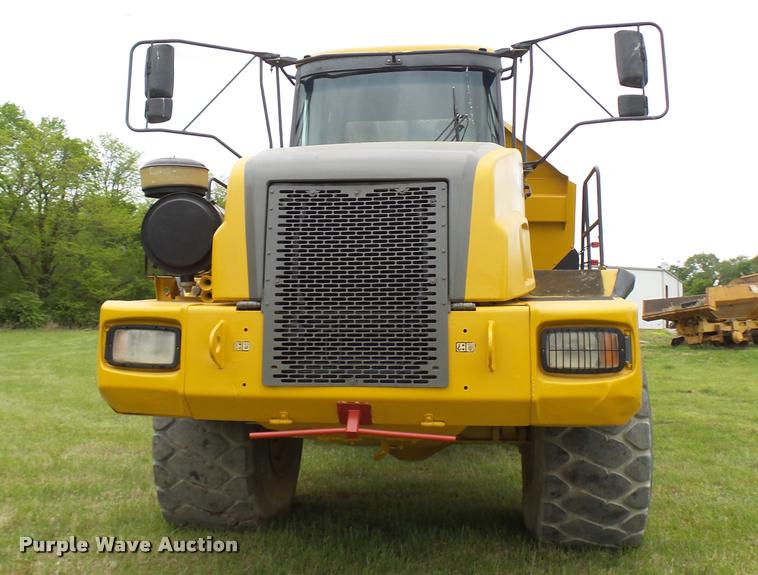 image for item K1898 2005 John Deere 400D haul truck