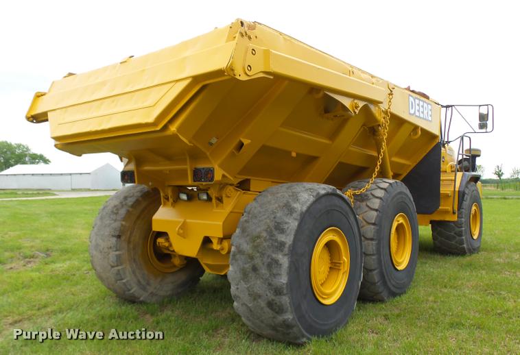 image for item K1898 2005 John Deere 400D haul truck
