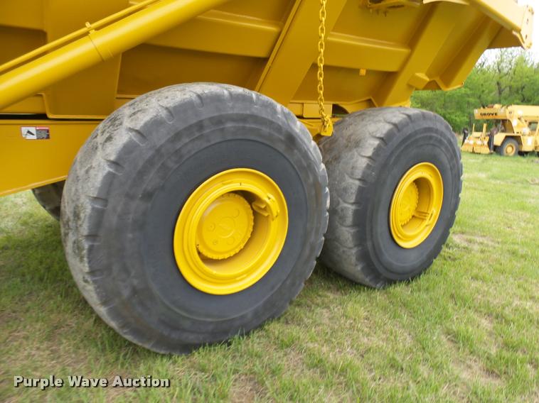 image for item K1898 2005 John Deere 400D haul truck