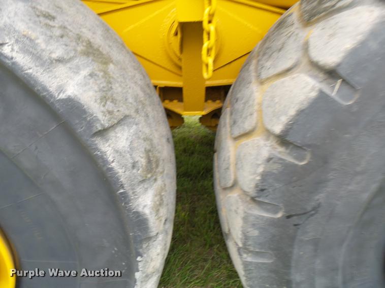 image for item K1898 2005 John Deere 400D haul truck