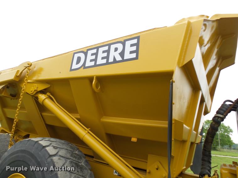 image for item K1898 2005 John Deere 400D haul truck