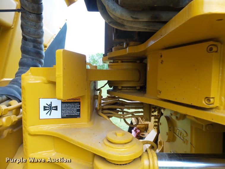 image for item K1898 2005 John Deere 400D haul truck