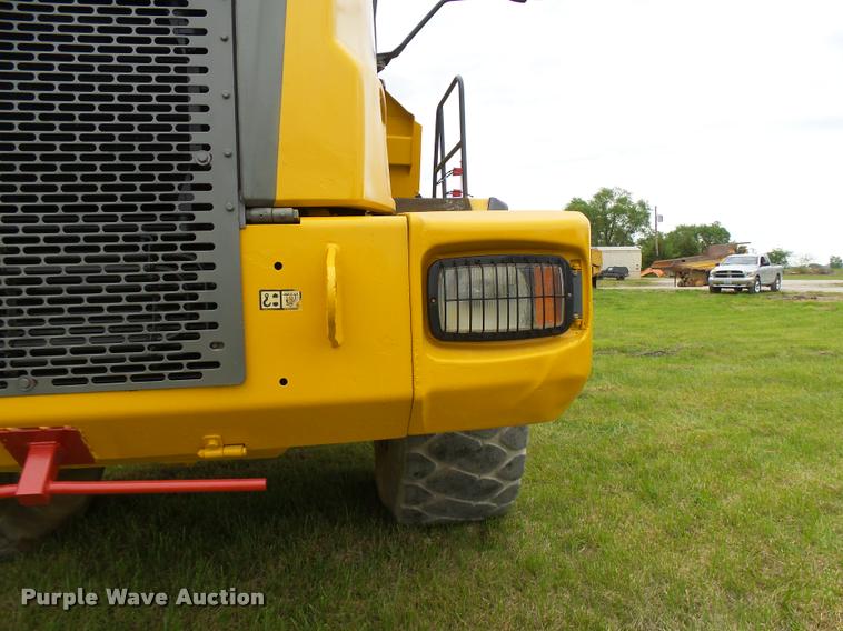 image for item K1898 2005 John Deere 400D haul truck