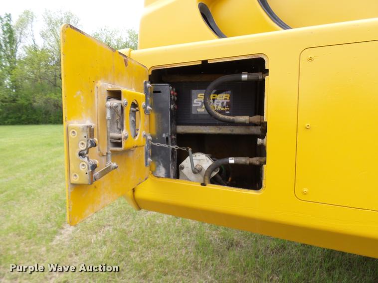 image for item K1898 2005 John Deere 400D haul truck