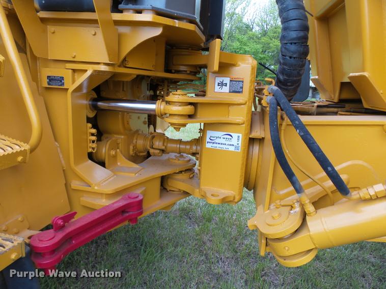 image for item K1898 2005 John Deere 400D haul truck