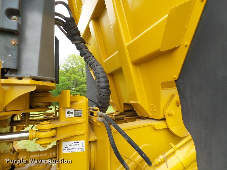 image for item K1898 2005 John Deere 400D haul truck