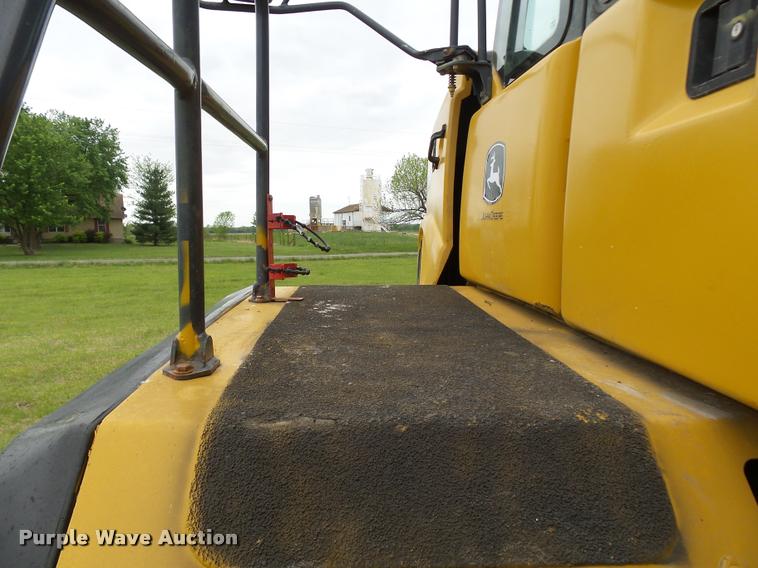 image for item K1898 2005 John Deere 400D haul truck