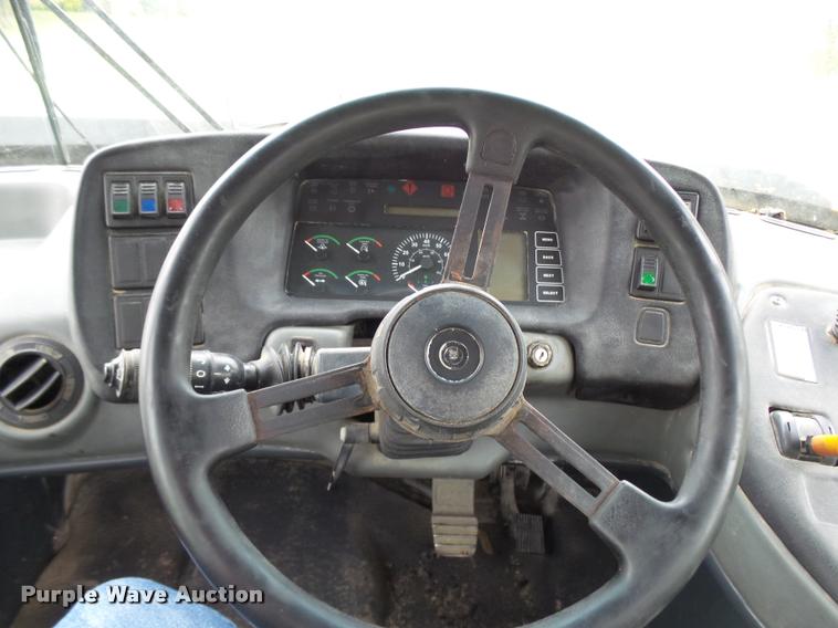 image for item K1898 2005 John Deere 400D haul truck