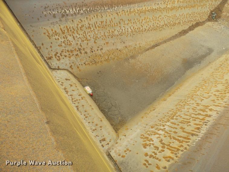 image for item K1898 2005 John Deere 400D haul truck