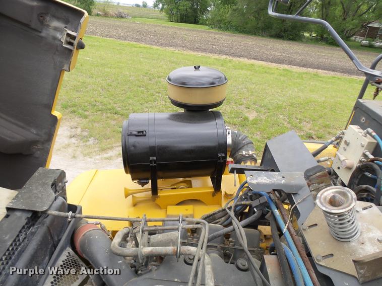 image for item K1898 2005 John Deere 400D haul truck