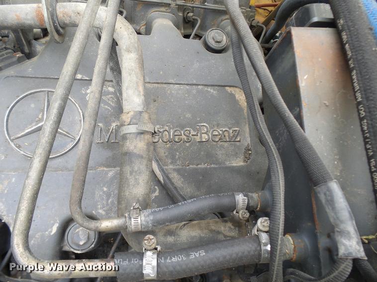 image for item K1898 2005 John Deere 400D haul truck