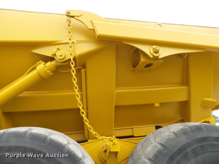 image for item K1898 2005 John Deere 400D haul truck