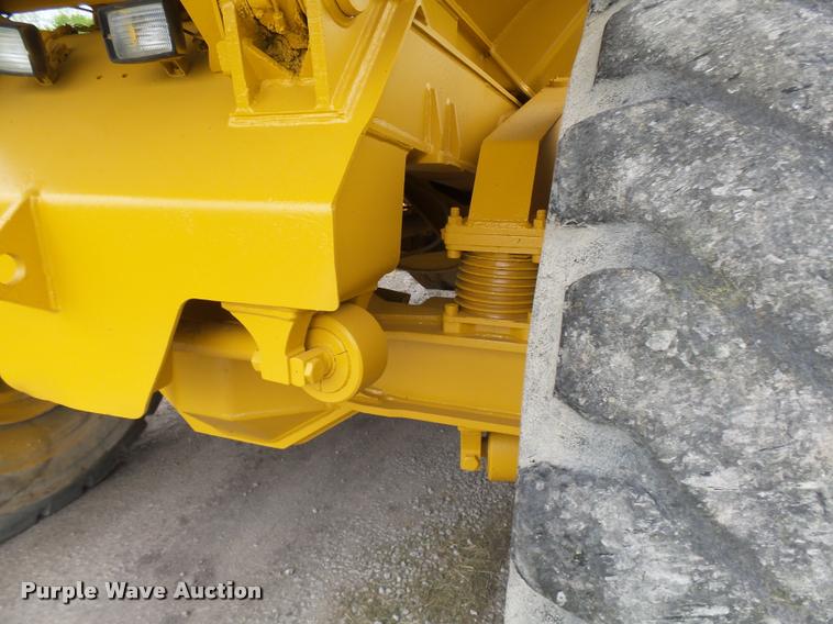 image for item K1898 2005 John Deere 400D haul truck