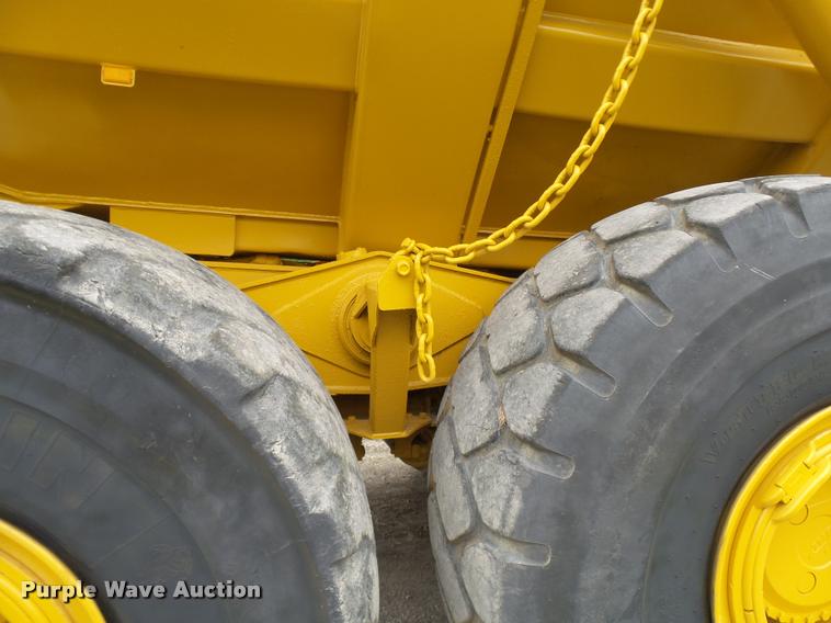 image for item K1898 2005 John Deere 400D haul truck