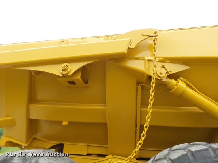 image for item K1898 2005 John Deere 400D haul truck